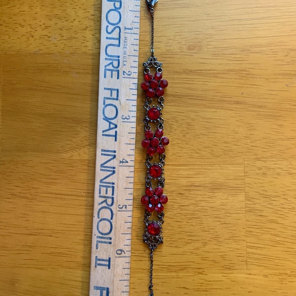 Vintage gunmetal glass bead red floral bracelet, 7 inches - Picture 3 of 7